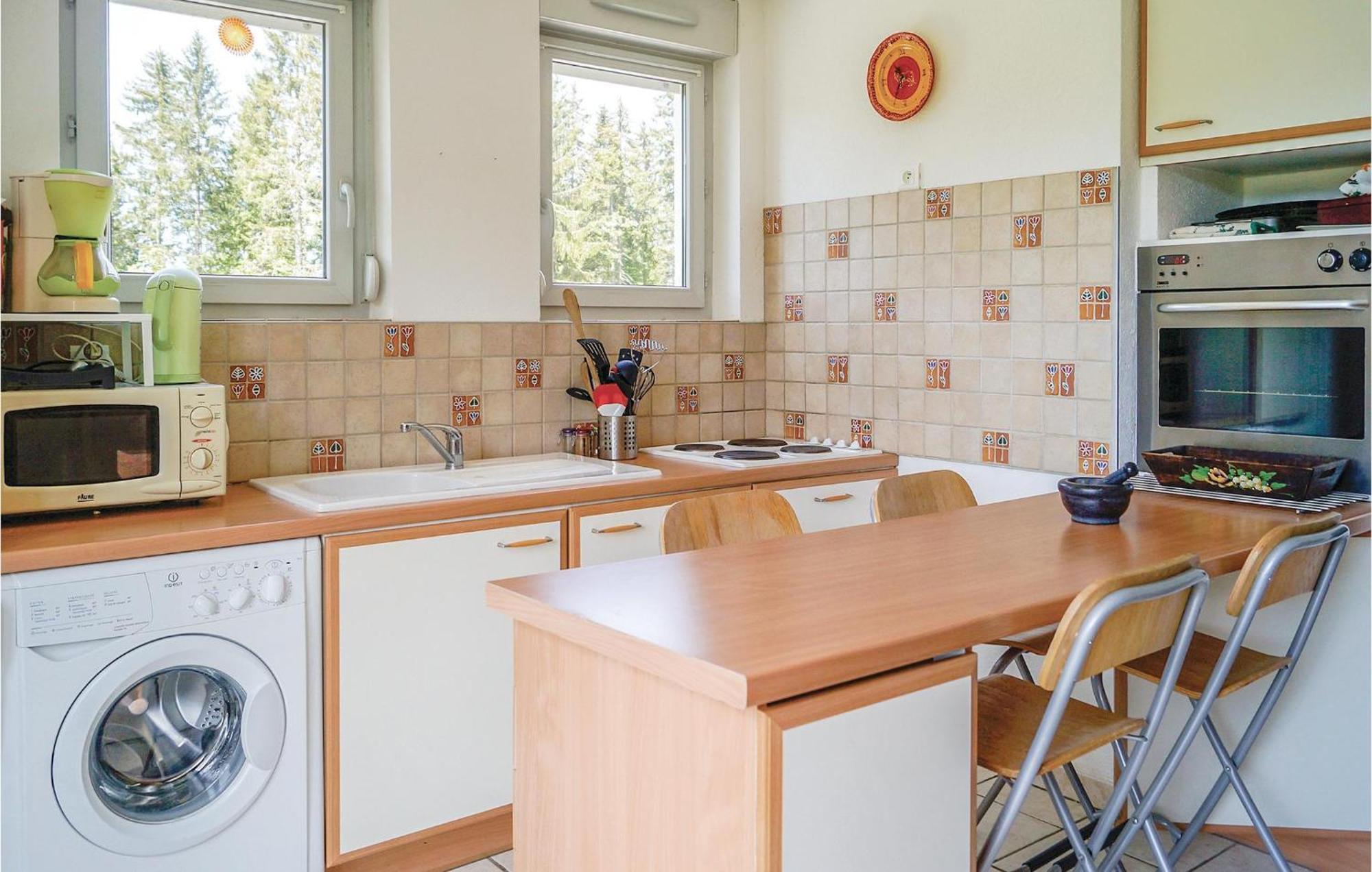 Cozy Apartment In Premanon With Kitchenette Εξωτερικό φωτογραφία